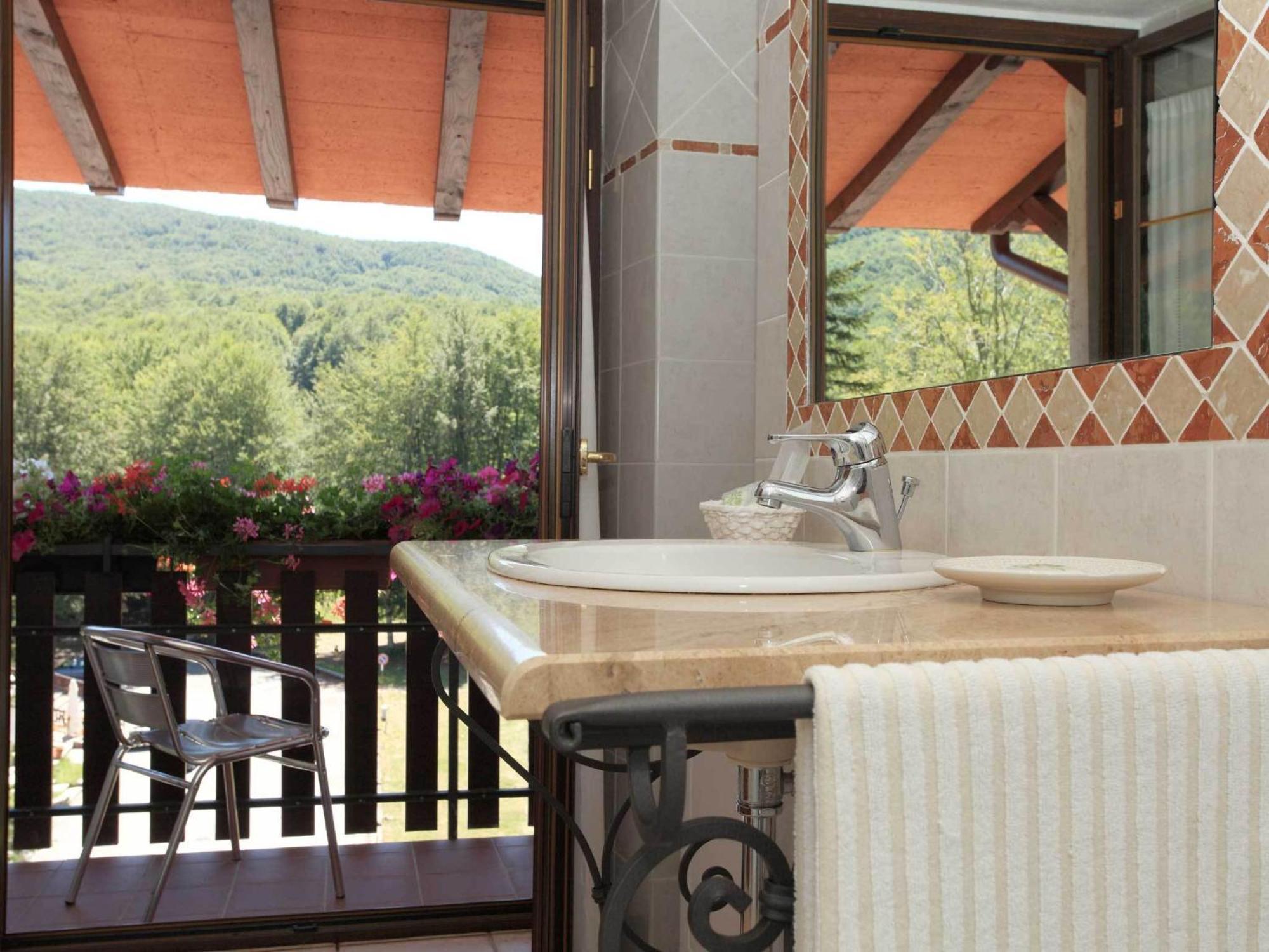 Albergo Le Macinaie - Monte Amiata Кастель-дель-Пьяно Экстерьер фото